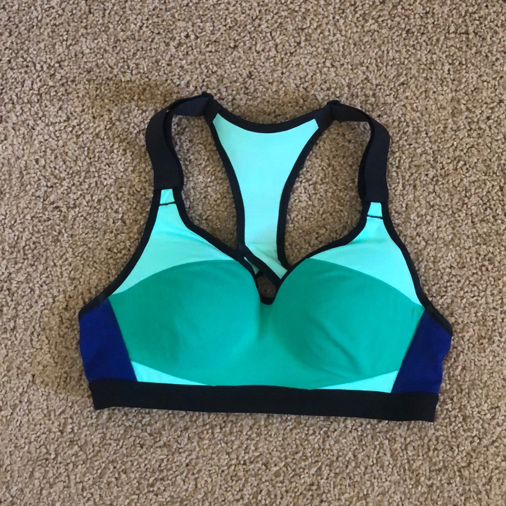 NWOT Victoria’s Secret Sports Bra